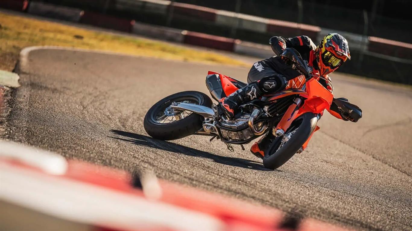 KTM chính thức về tay Bajaj: Sa thải 500 nhân sự, thu hẹp danh mục sản phẩm để tái cấu trúc toàn diện