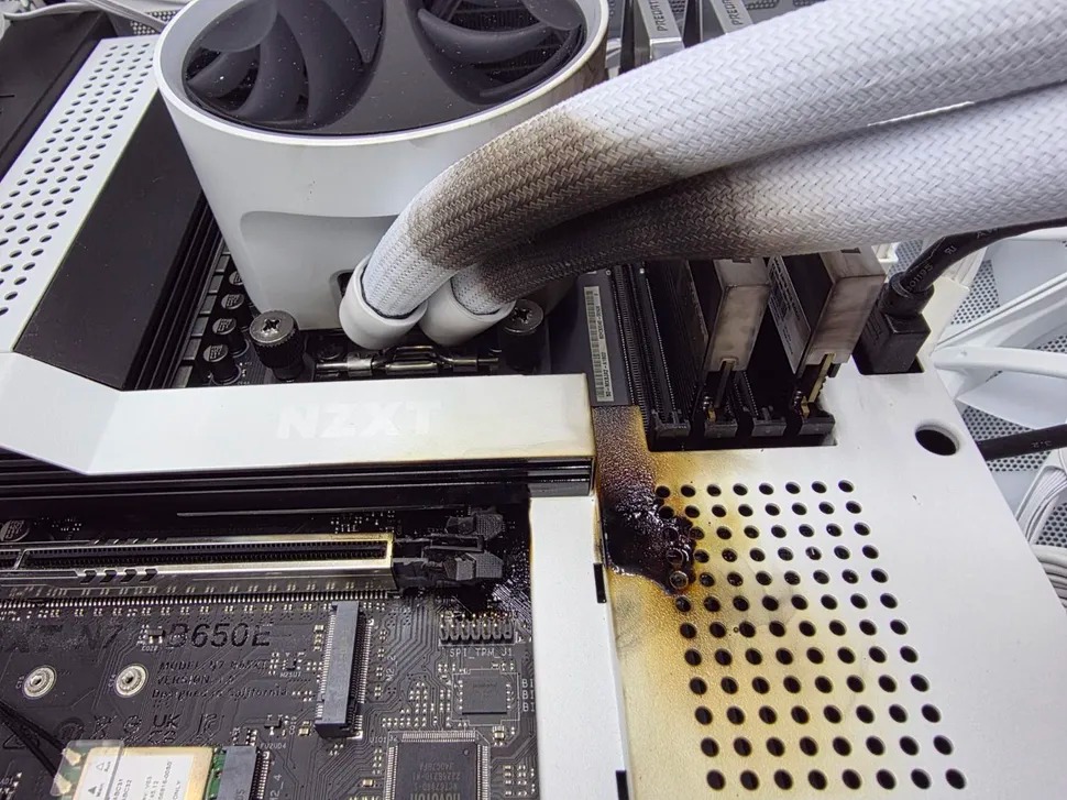 zotac-rtx-5090-chay-1